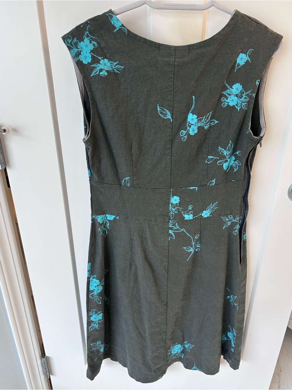 Smoking Lily Soft Charcoal Grey Floral V-Neck Midi Dress with Aqua Print - Picture 9 of 11